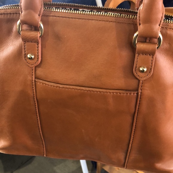 Elegant Tan Quilted Handbag(Belle Badgley Mischa) - Picture 5 of 15